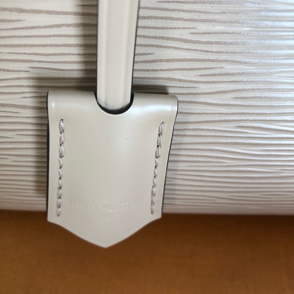 Louis Vuitton Cluny MM - Picture 5 of 16